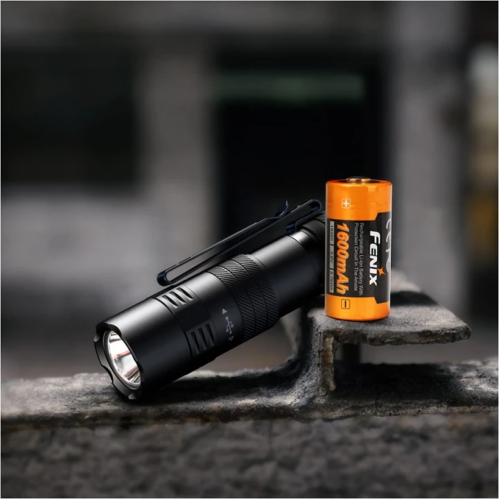 latarka-taktyczna-led-fenix-pd26r 6.jpg